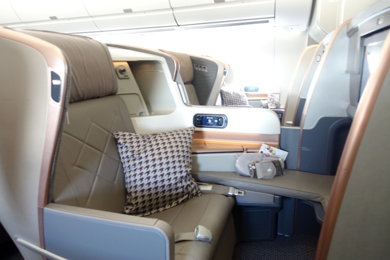 singapore airlines bassinet business class