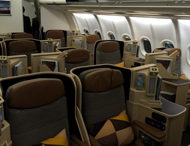 Review Etihad Business Class A330 200 And Leeli Lounge Male