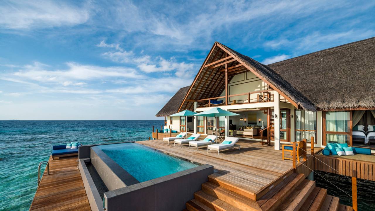 Best Maldives Luxury Hotel Offers 2020: Four Seasons Maldives at Landaa Giraavaru, 4th Night Free
