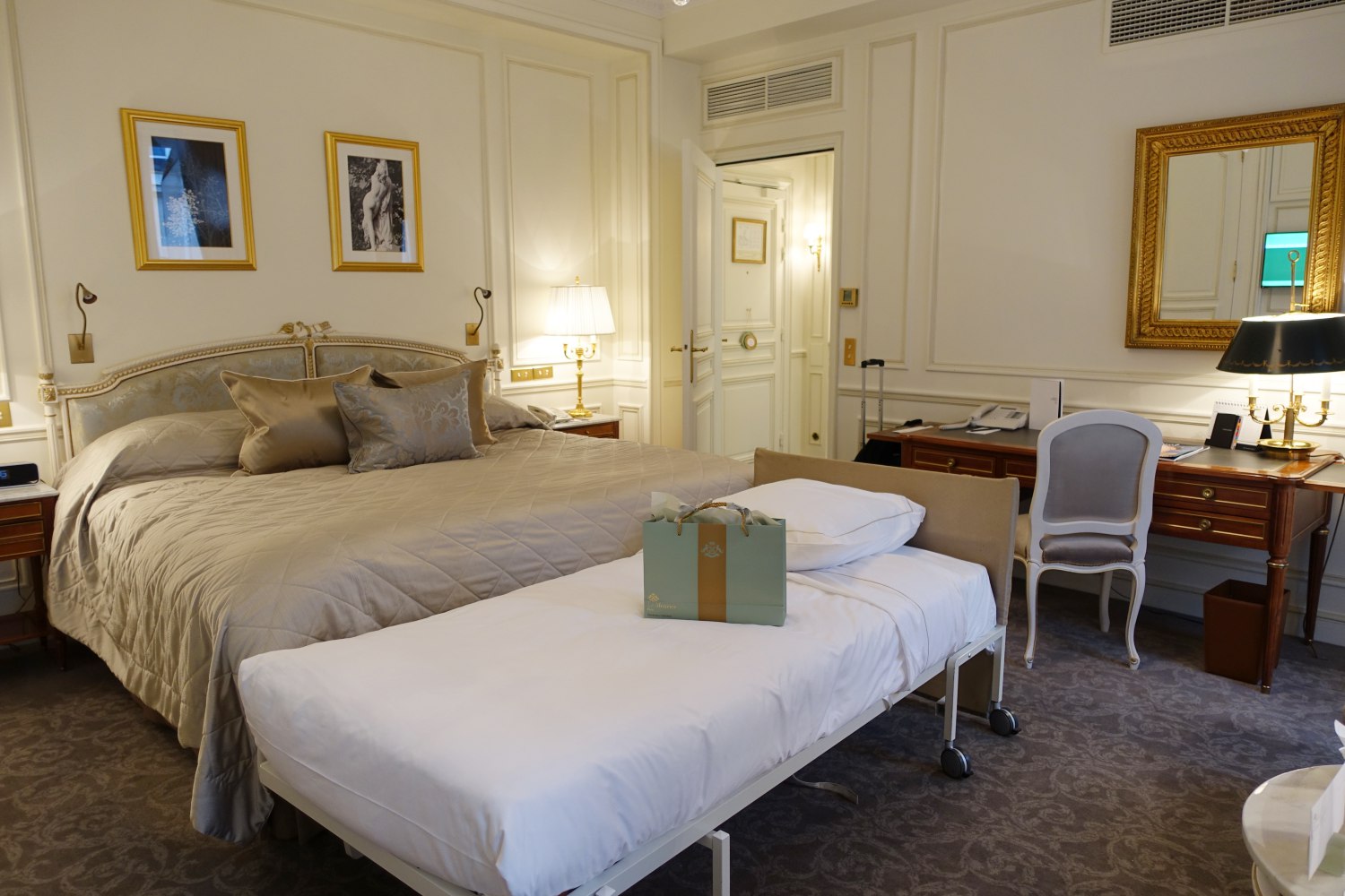 Le Meurice Paris Executive Room Review