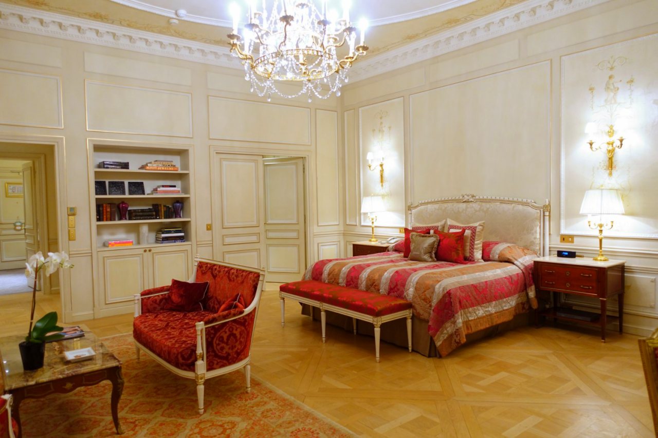 Le Meurice Paris Dali Suite Bedroom