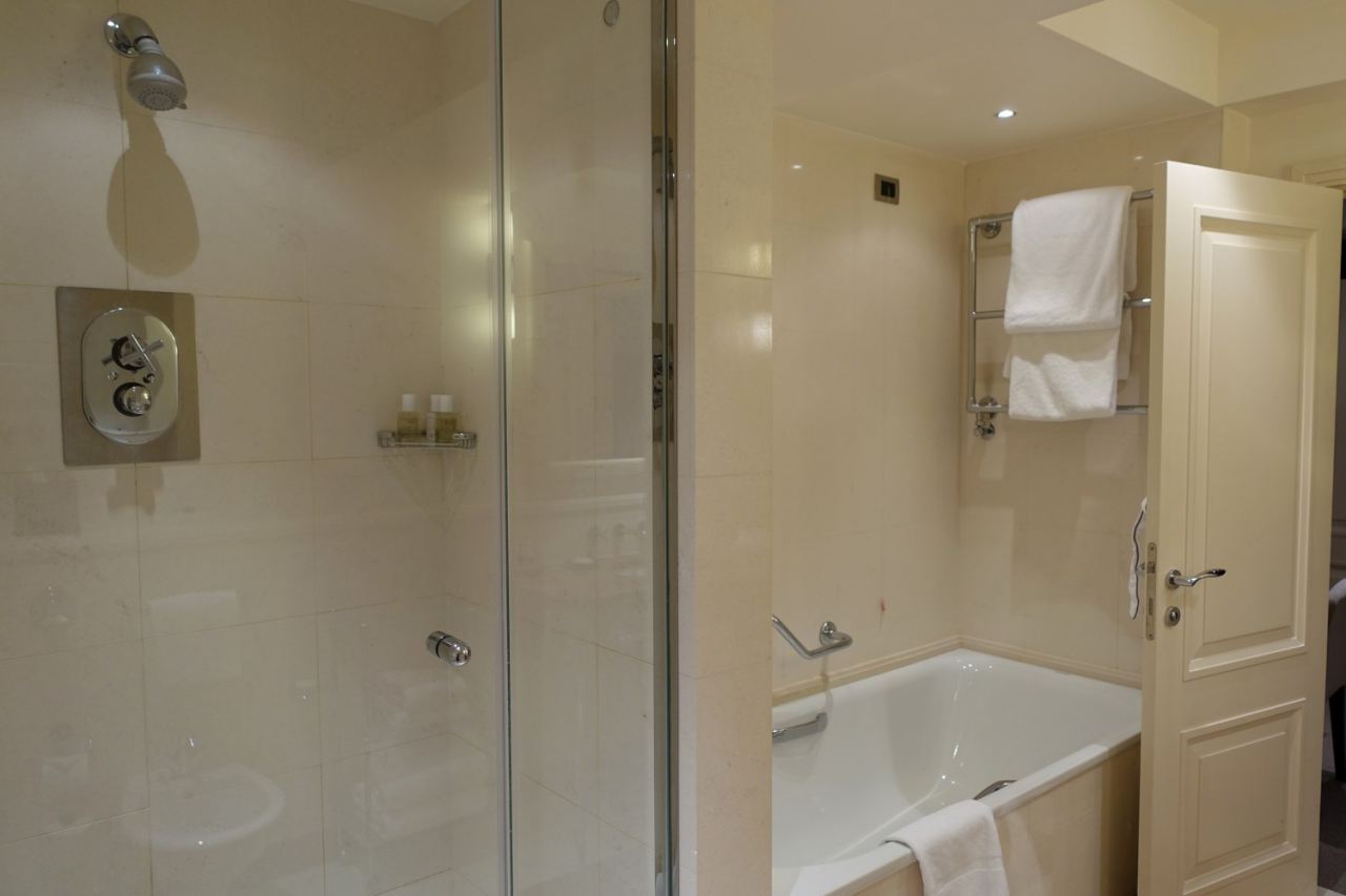 Hotel Amigo Brussels Deluxe Suite Separate Shower