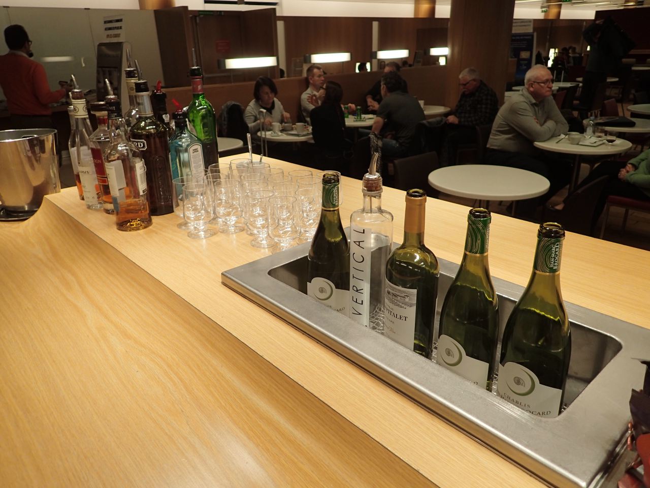 Lufthansa Business Class Lounge Review FRA - Wines