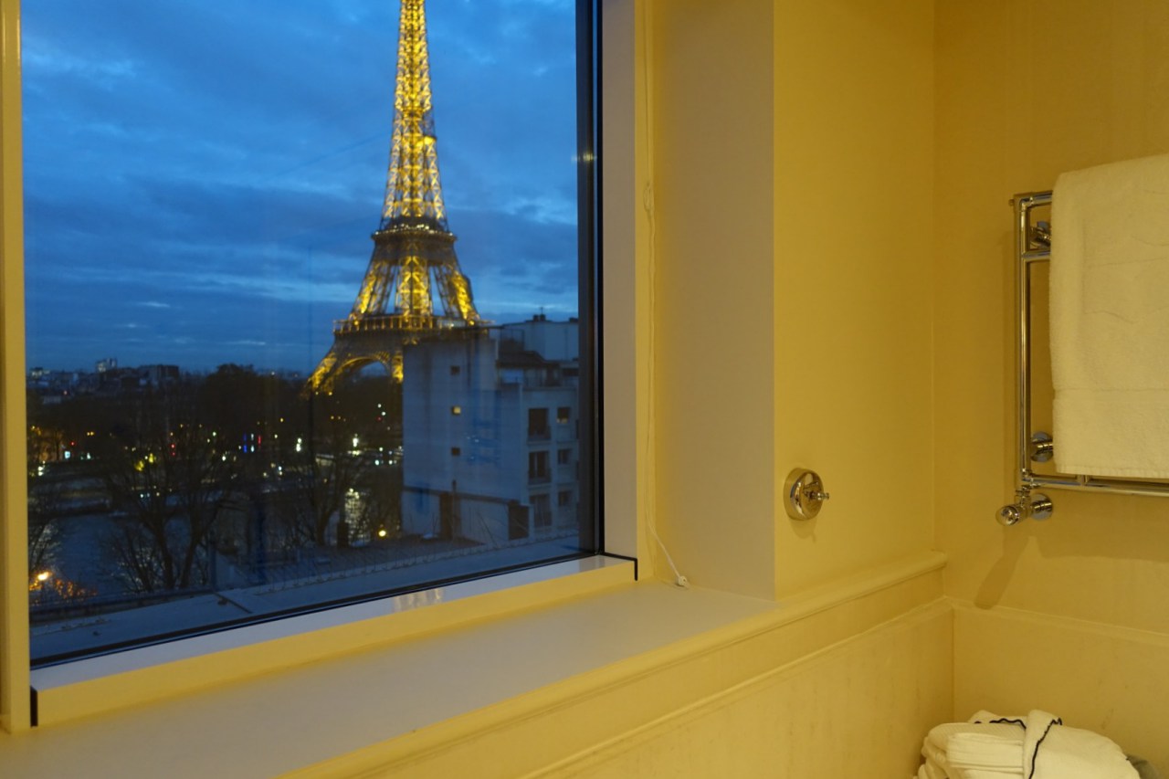 Review-Shangri-La Paris-Eiffel Tower View from Bathroom