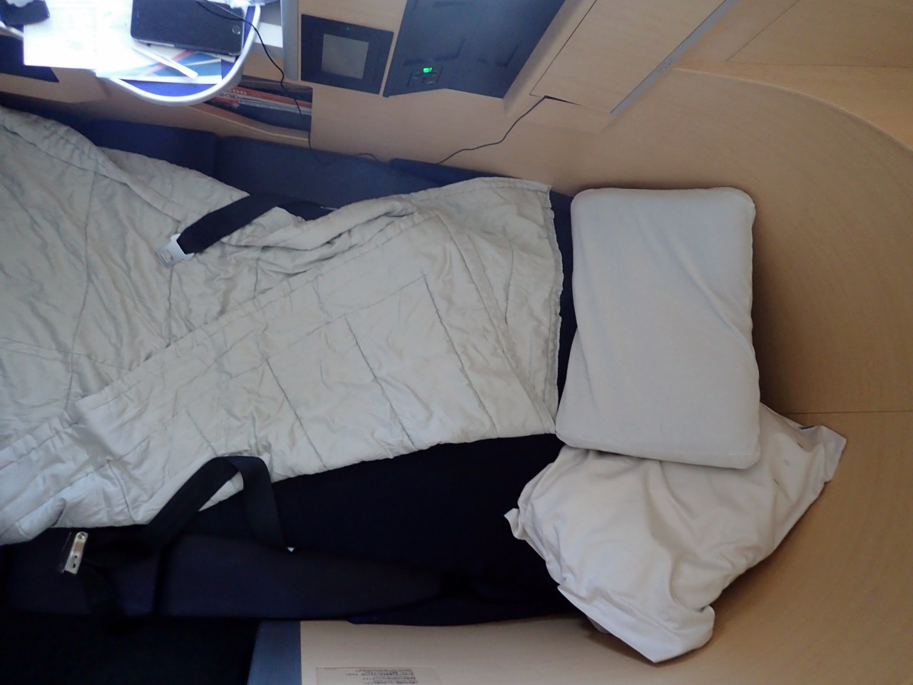 Review-ANA First Class Bed