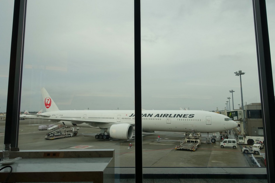 Lounge Review-JAL Business Class Lounge Tokyo NRT View of Tarmac