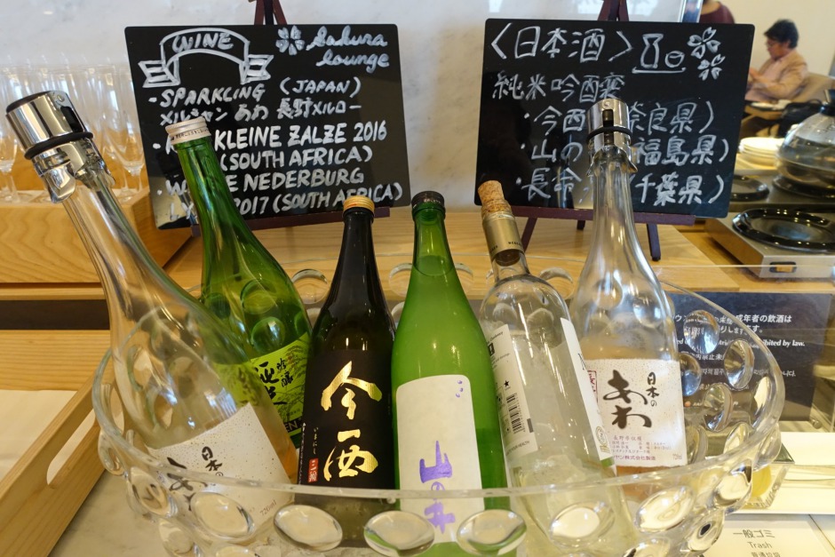 Lounge Review-JAL Business Class Lounge Tokyo NRT Wines