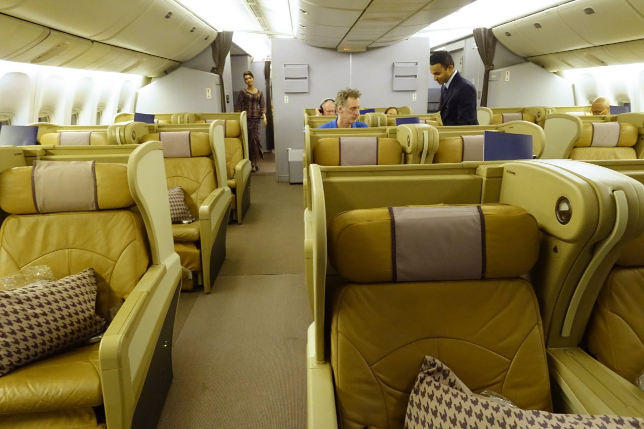 Review-Singapore Airlines Business Class 777-200 Cabin
