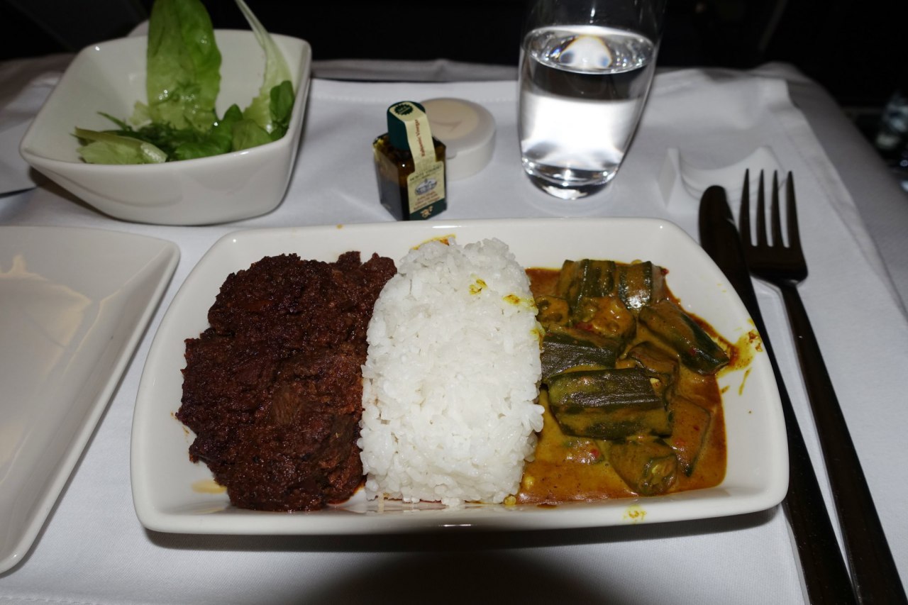 Review-Cathay Pacific 777-300 Business Class DPS-HKG-Lamb Redang-Coconut Okra