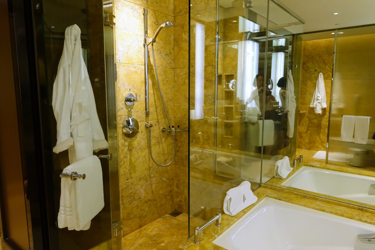 Review-Four Seasons Hong Kong-Deluxe Bathroom-Shower-Bathrobe