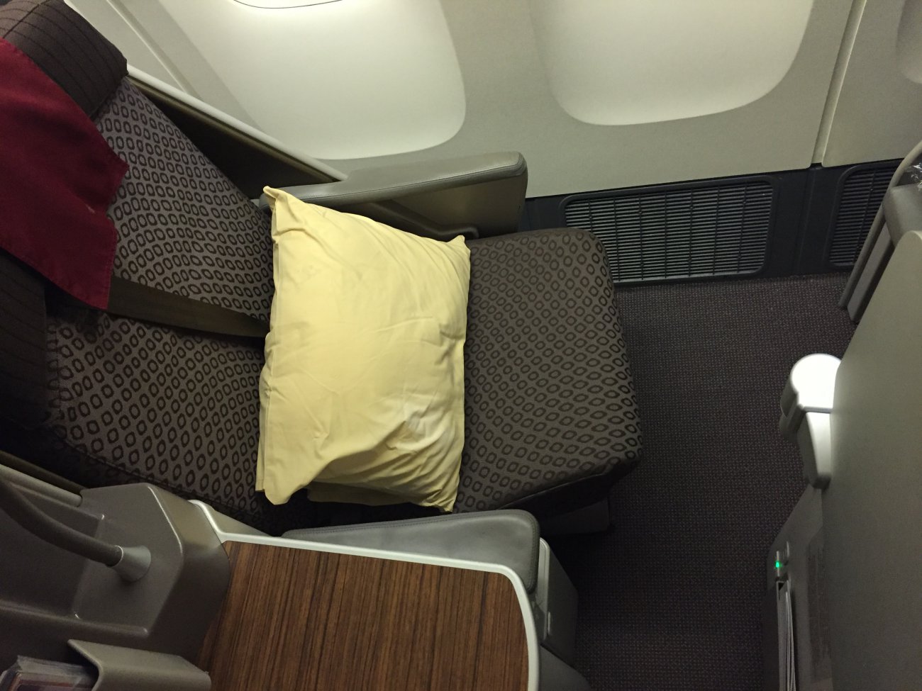 Review-Garuda 777-300ER Business Class Seat
