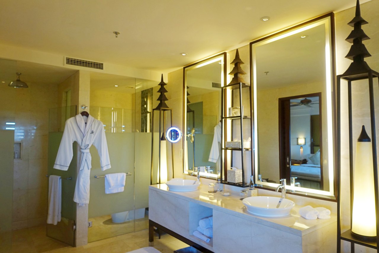 Review-St Regis Bali-Ocean View Suite Bathroom