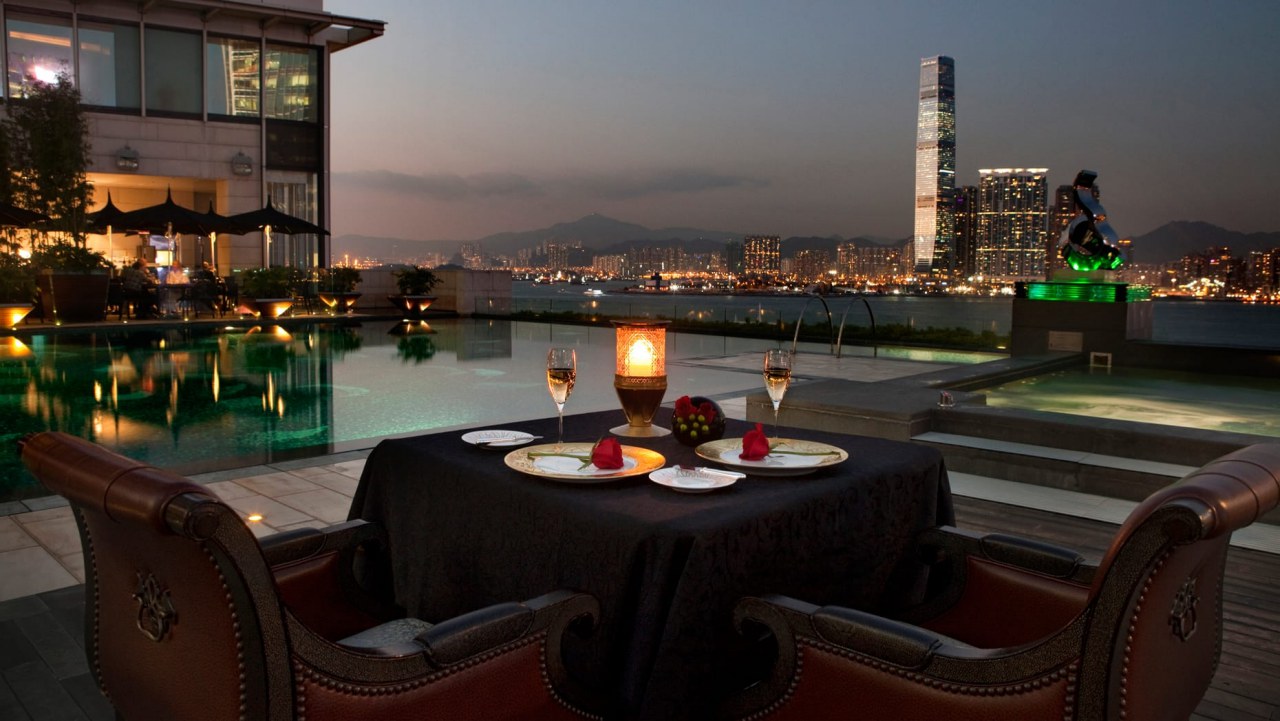 Top Hong Kong Luxury Hotel Offers 2018-Four Seasons Hong Kong