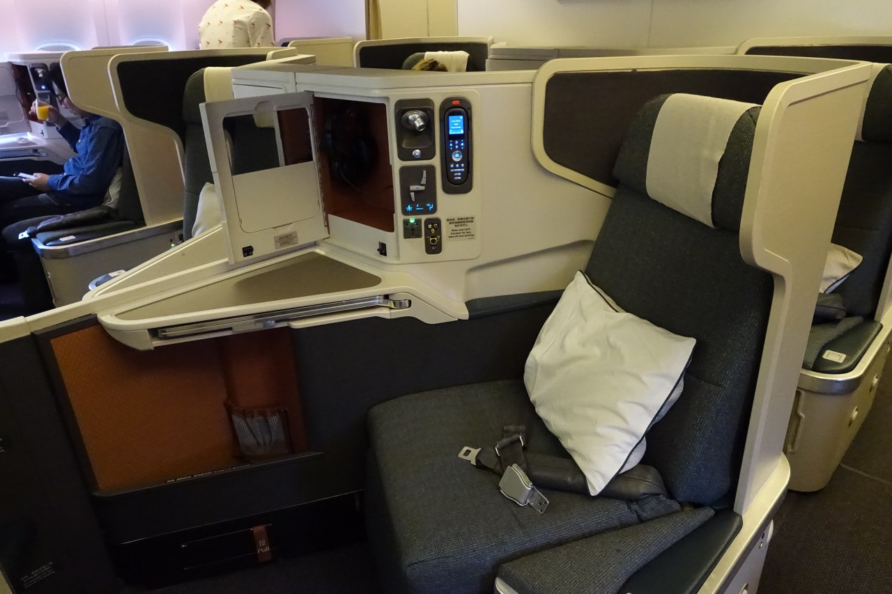 Cathay Business Class Review-777-300ER-Seat 11D