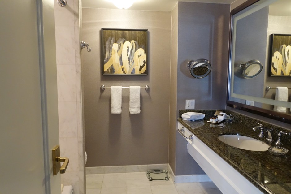 Fairmont Olympic Seattle Review-Signature View Bathroom