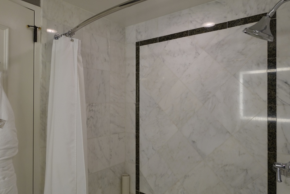 Fairmont Olympic Seattle Review-Signature View Bathtub Shower Combo
