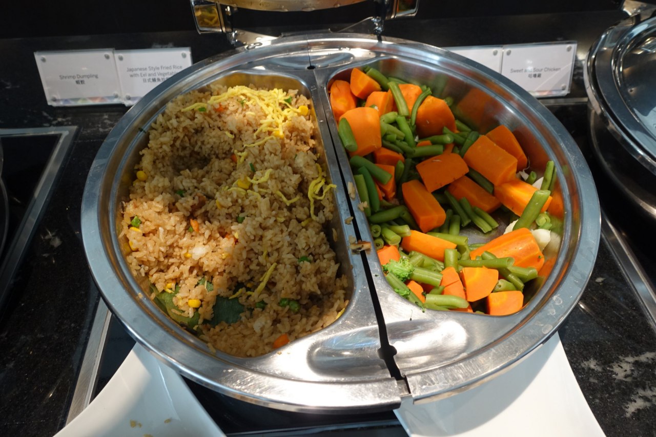 Review-AMEX Centurion Lounge Hong Kong-Buffet-Rice-Vegetables