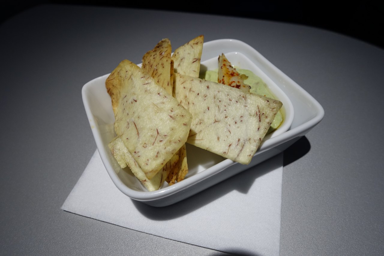 Review-JetBlue Mint-Taro Chips and Artichoke Avocado Dip