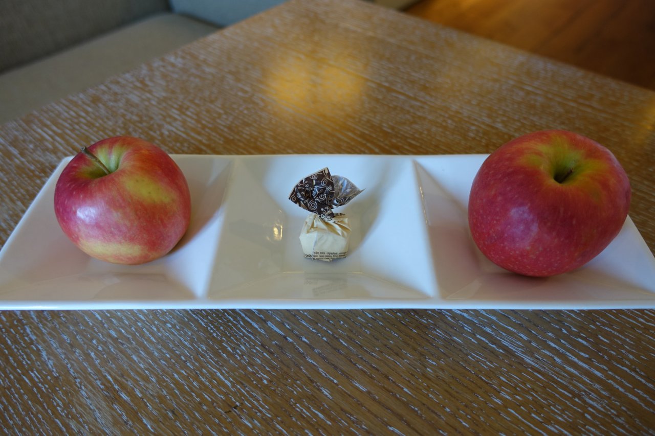 Villa Kennedy Hotel Review-Frankfurt-Welcome Amenity-Fruit and Chocolate