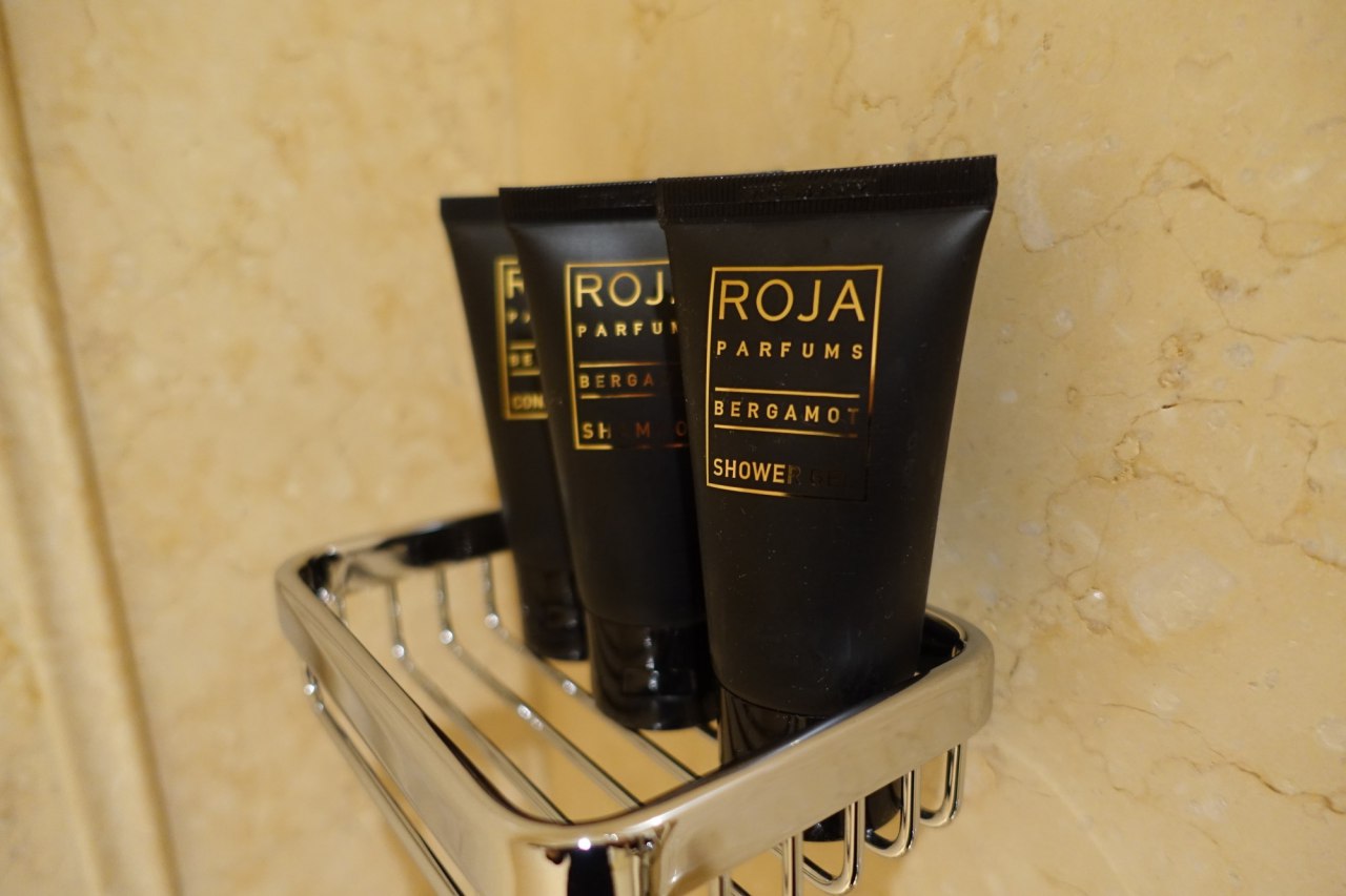 Review-Four Seasons St Petersburg Russia-Roja Shampoo