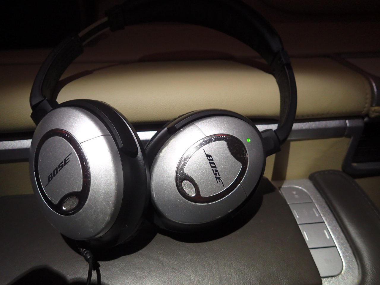 Bose Noise Cancelling Headphones, Lufthansa First Class Review