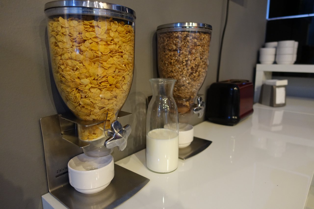 Review-MasterCard Lounge Prague Airport-Cereal