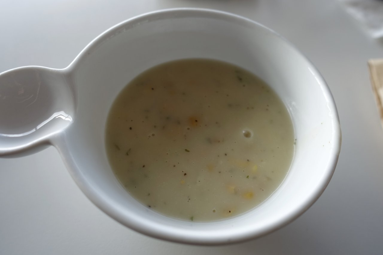 Review-Air France Lounge Chicago Food-Corn Chowder Soup