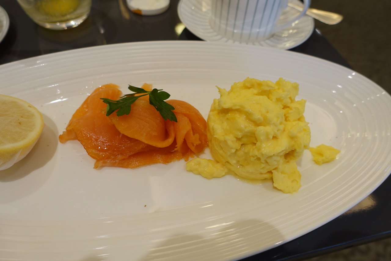 Review-Merrion Hotel Dublin-Breakfast Smoked Salmon-Scrambled Eggs