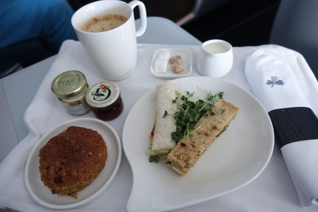 Review-Aer Lingus A330 Business Class Afternoon Tea Service
