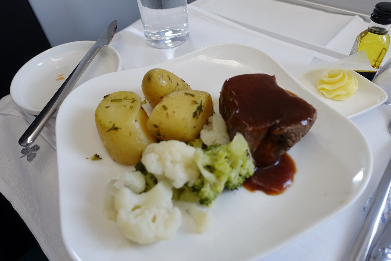 Review-Aer Lingus A330 Business Class-Irish Beef Fillet with Guinness Sauce