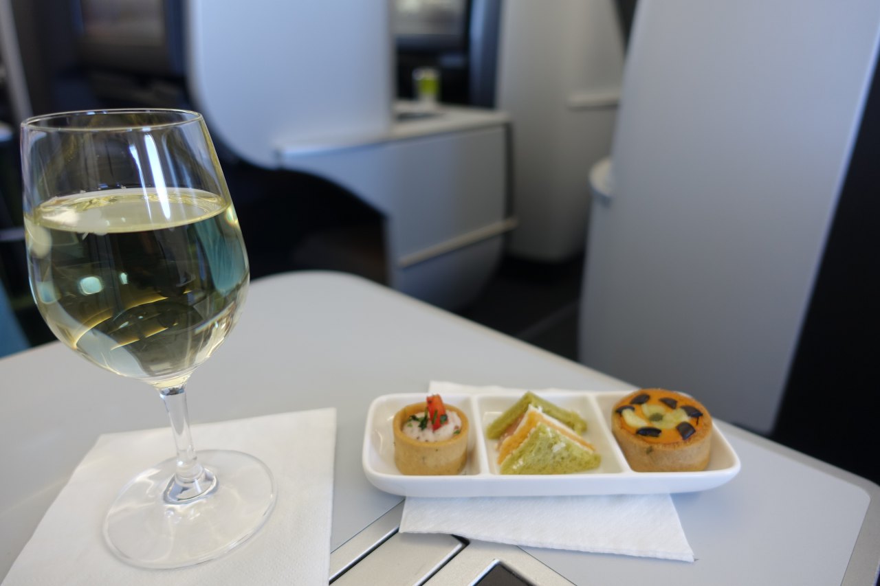 Review-Aer Lingus A330 Business Class-Wine and Canapes-Amuse Bouche Trio