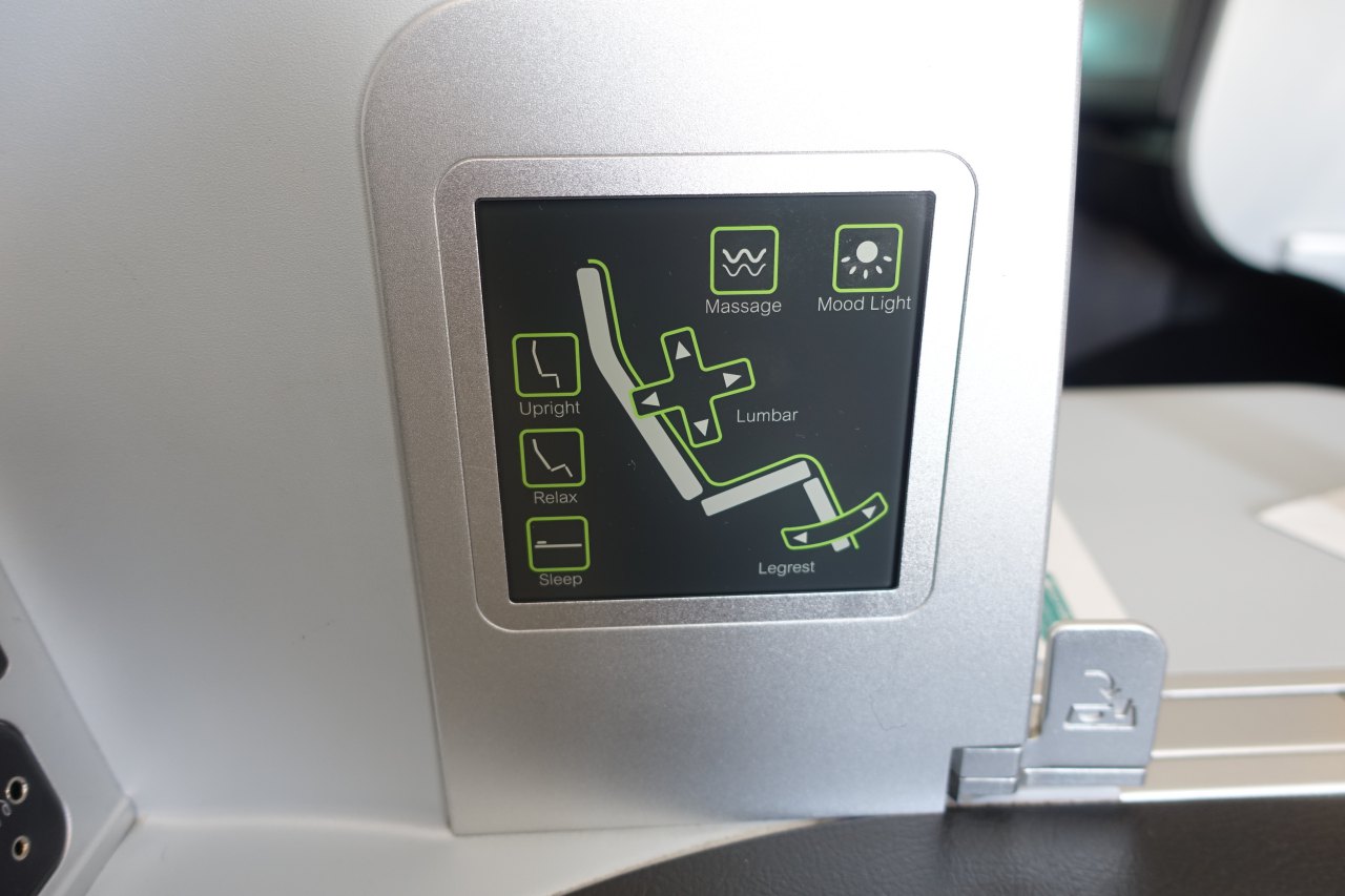 Review-Aer Lingus Business Class-Seat Controls