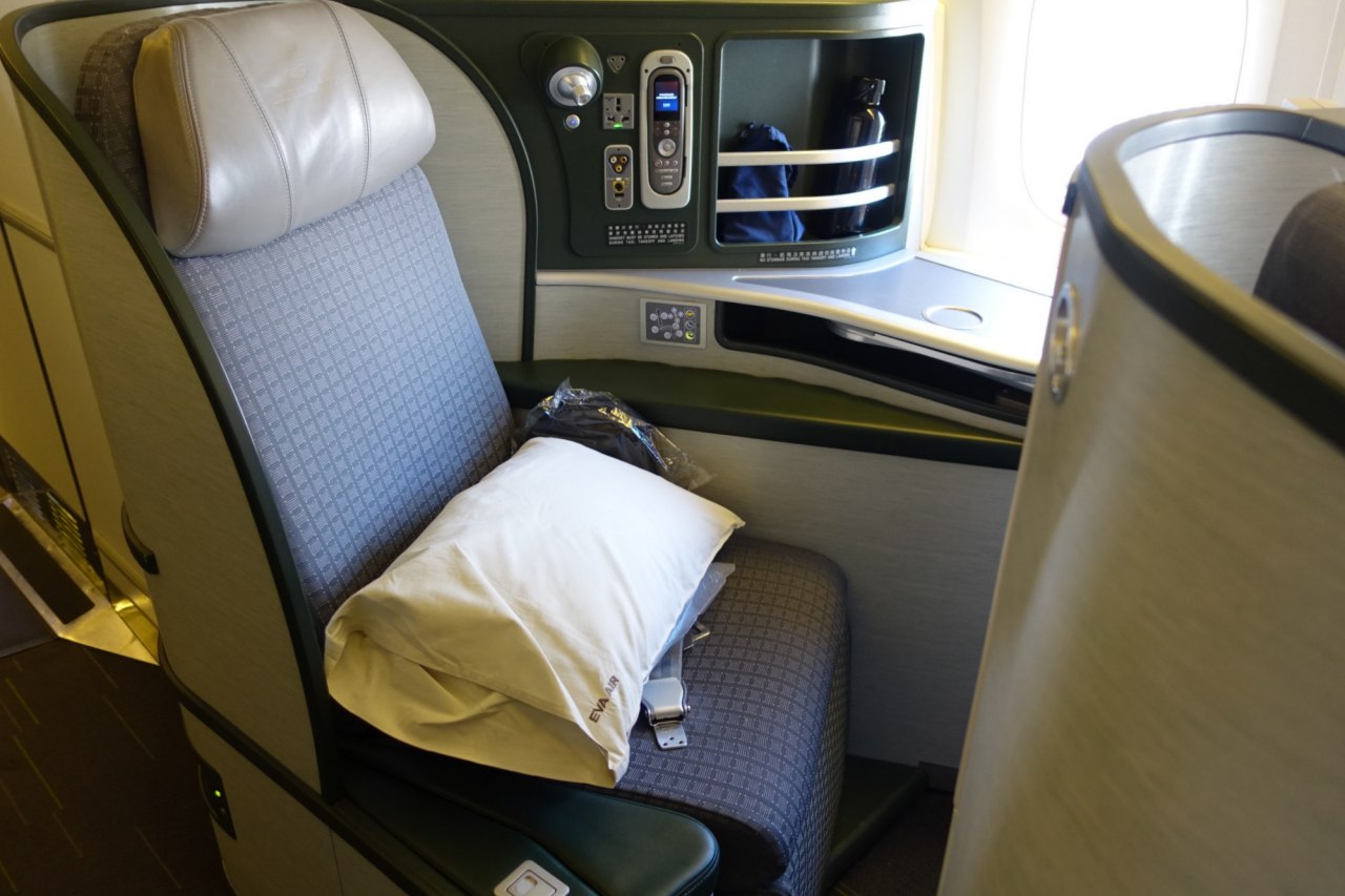 EVA Business Class Review-777-300ER-Seat 6A