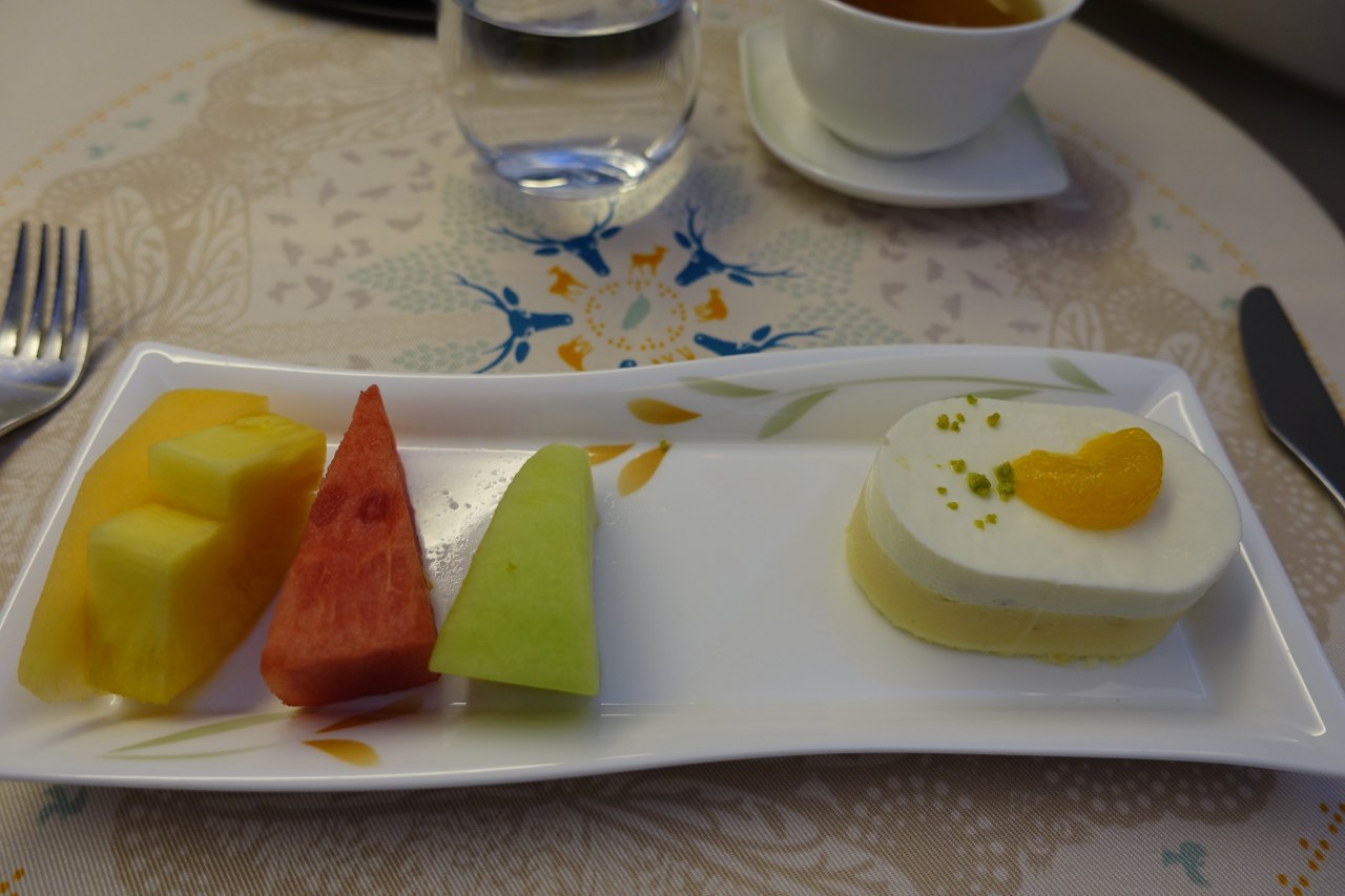 EVA Business Class Review-TPE-BKK-Dessert-Fruit-Apricot Mousse Cake