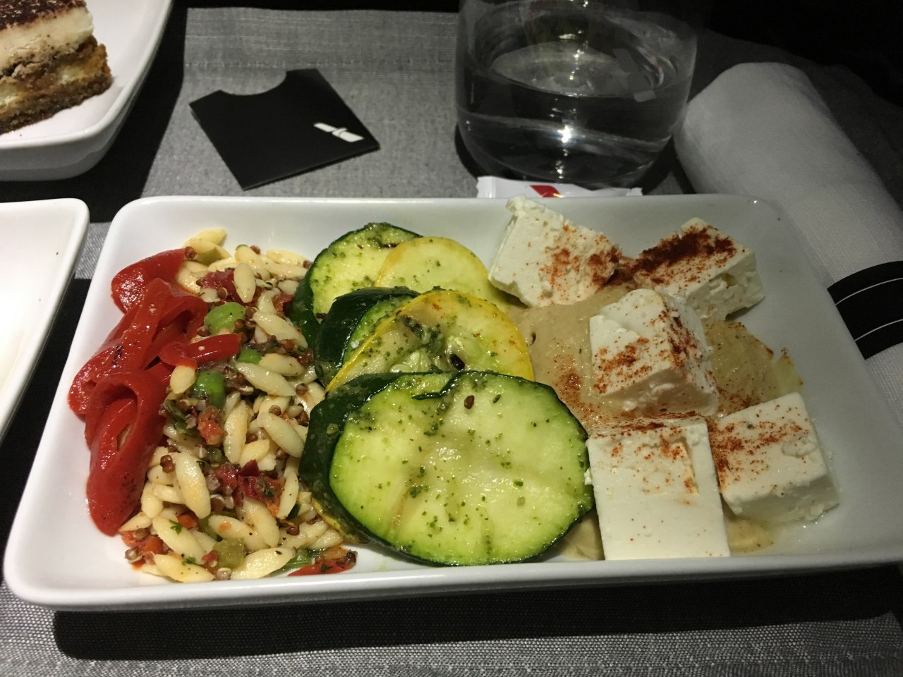 Review-American E-175 First Class Meal-Orzo Pasta-Pesto Zucchini-Hummus