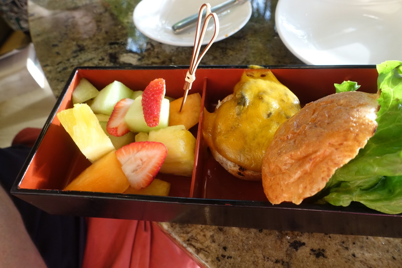Review-Ko Restaurant Maui Wailea-Kids Menu Cheeseburger with Fruit