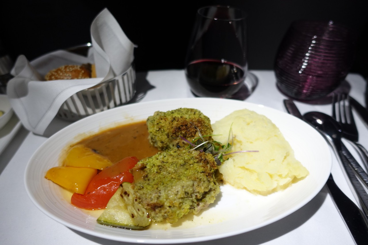 Review-Qatar A320 Business Class Main Course-Herb Crusted Lamb-Mashed Potatoes