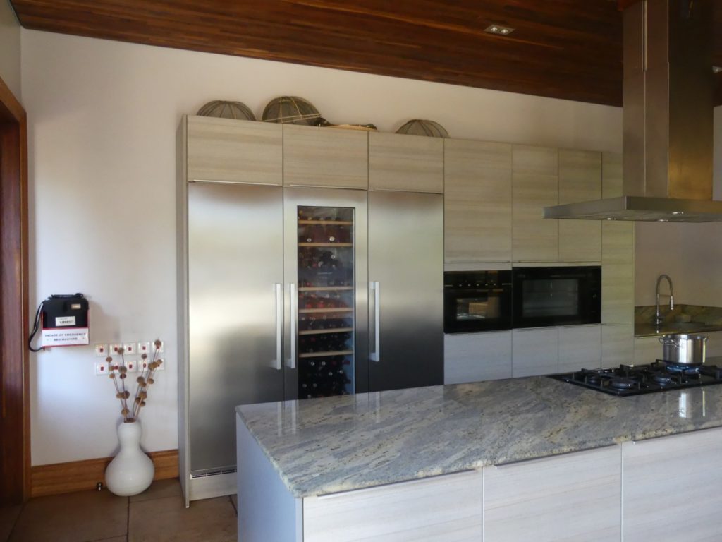 Serengeti House Kitchen and wine fridge