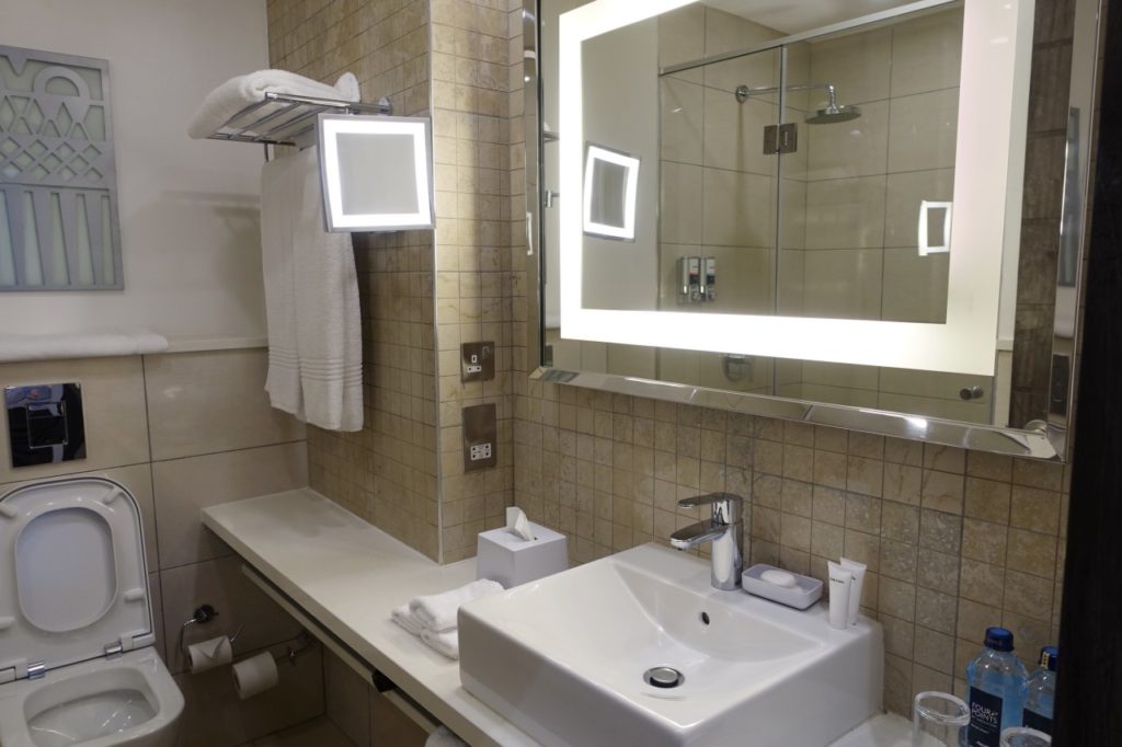 Review-Four Points by Sheraton Nairobi Airport-Suite Bathroom