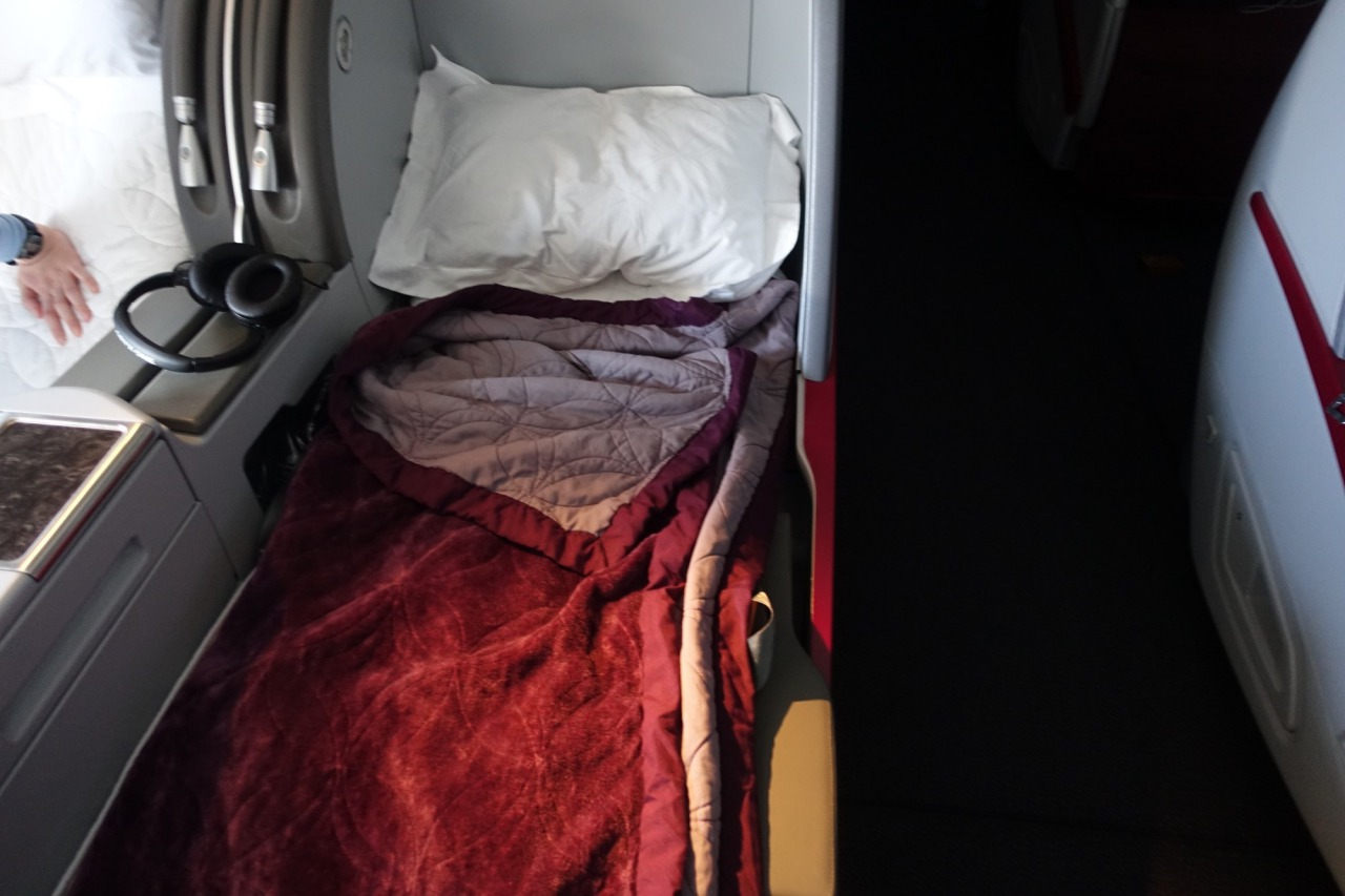 Qatar Business Class Bed, 777-300ER