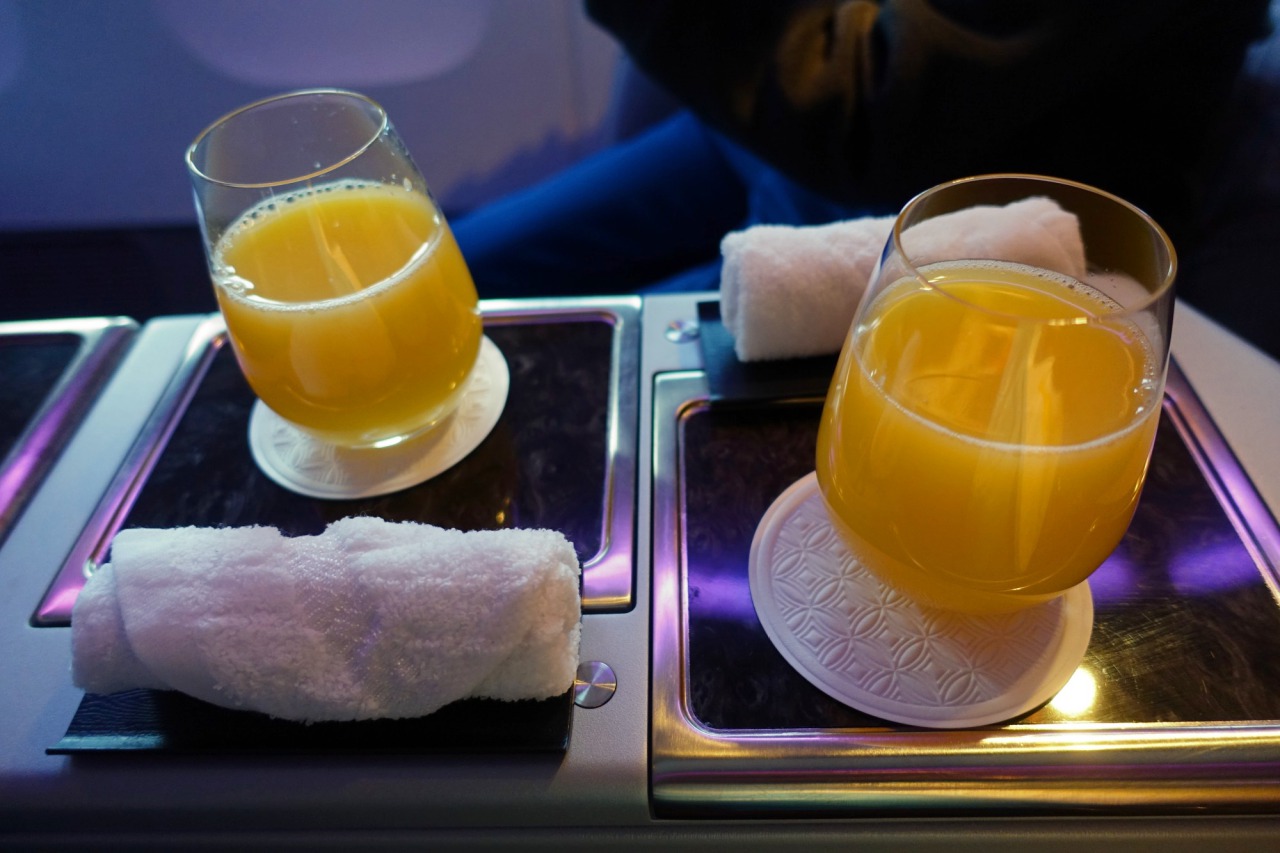 Qatar Business Class Pre-Flight Drink and Towels