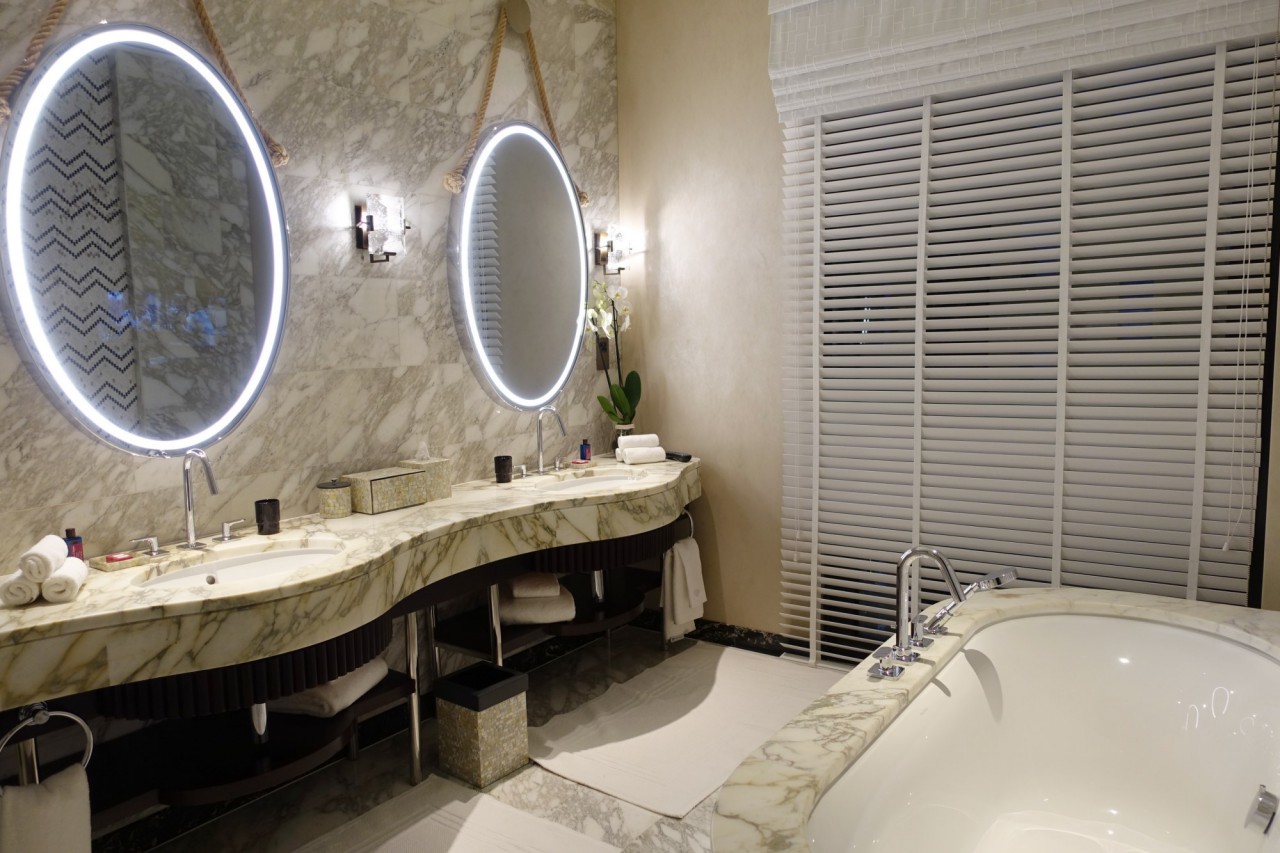 Deluxe Room Bathroom, Mandarin Oriental Doha Review