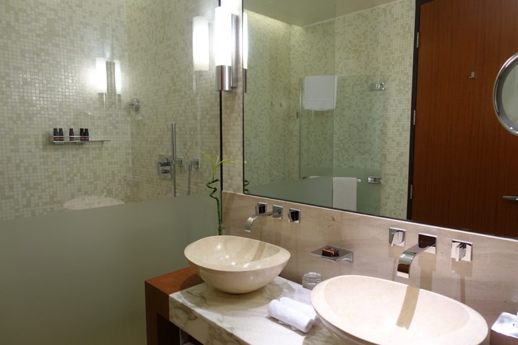 Double Sinks, Oryx Doha Airport Hotel