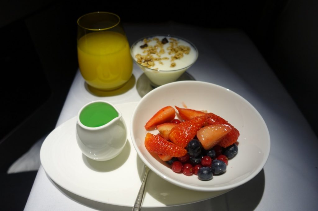 Breakfast Juice, Yogurt, Berries, Qatar QSuites Business Class Review