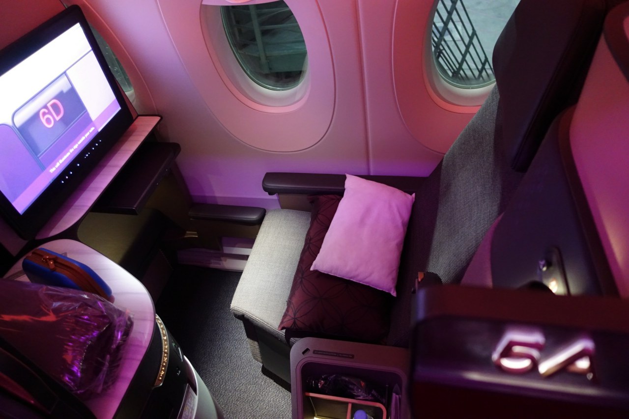 Review: Qatar QSuites Business Class 777-300ER