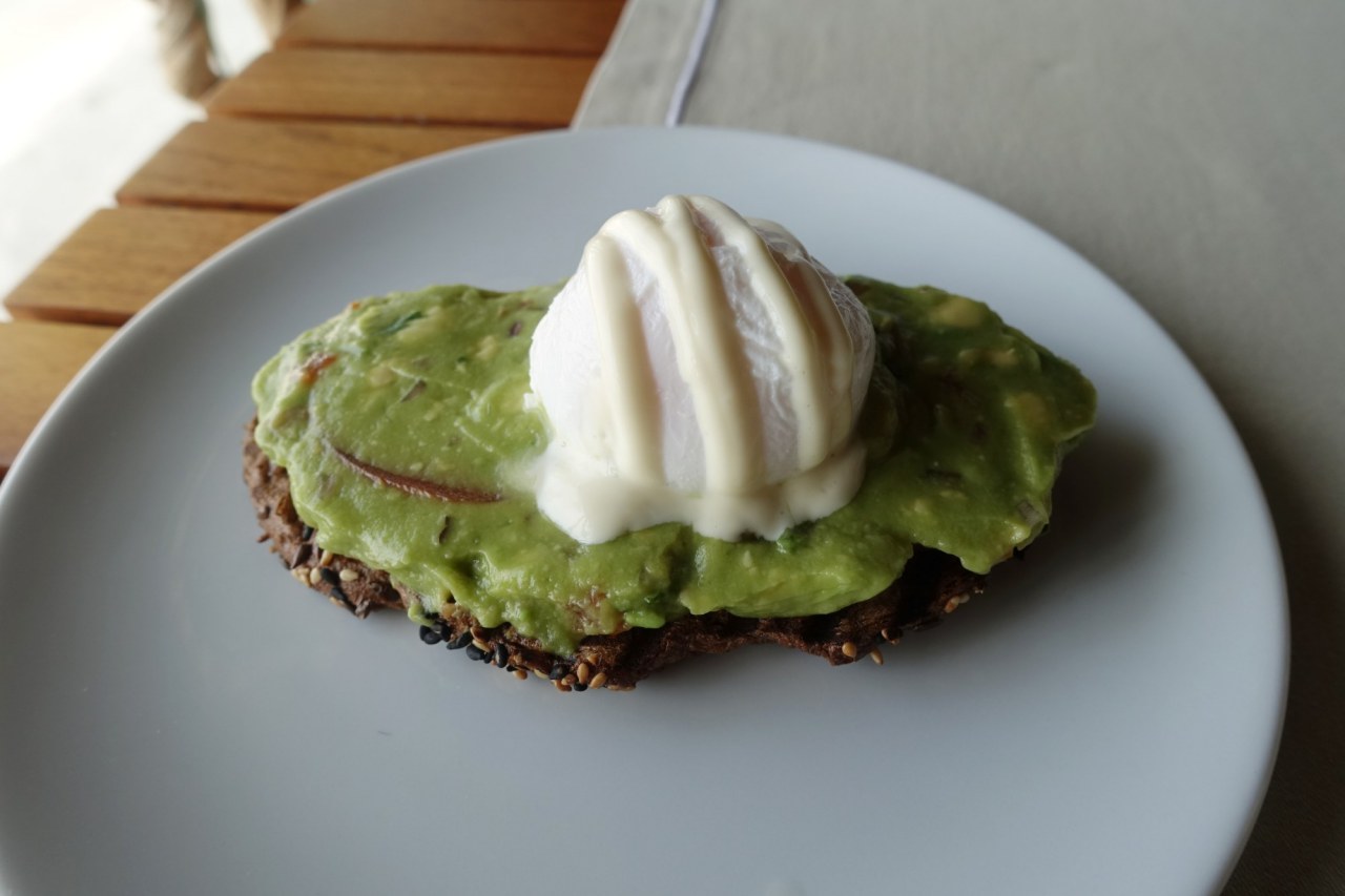 9-Grain Toast with Avocado and Egg, Velaa Review
