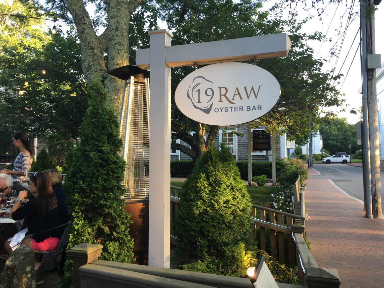 19 Raw Oyster Bar Review, Edgartown, Martha's Vineyard