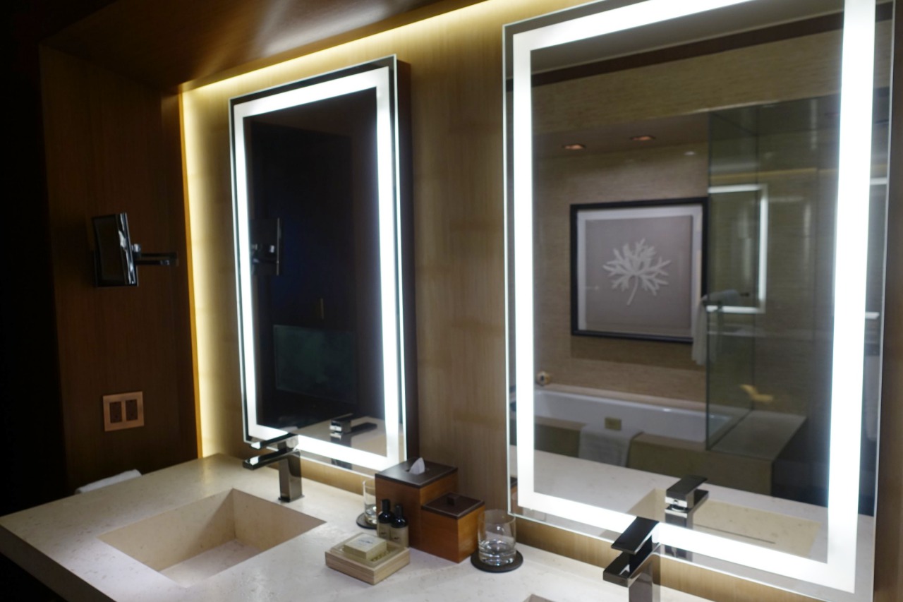 Four Seasons Lanai Bathroom: Double Sinks, Embedded Mirror TV