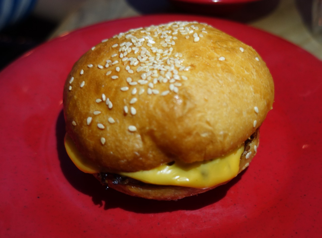 Cheeseburger, One Forty Review