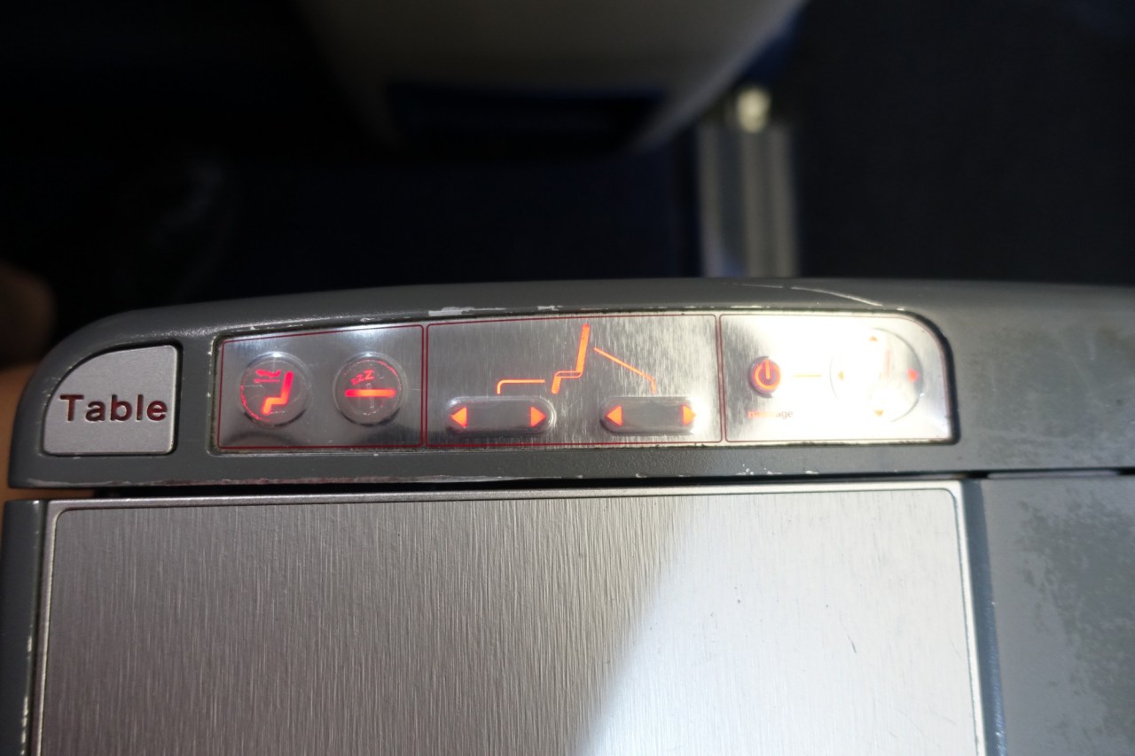 Delta One Seat Controls, 767-300ER